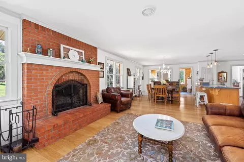 2487 Orange Rd, Pratts, VA 22731 photo 4