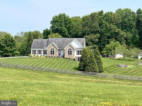 157 Wrights Ln, Radiant, VA 22732