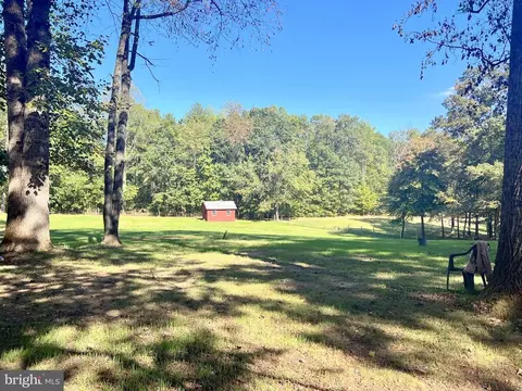 293 Pea Ridge Rd, Hood, VA 22723