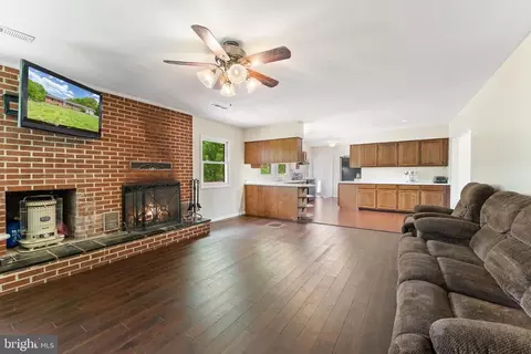 846 George James Loop, Radiant, VA 22732 photo 17