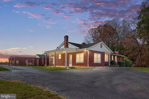 2038 Orange Rd, Pratts, VA 22731 photo 2