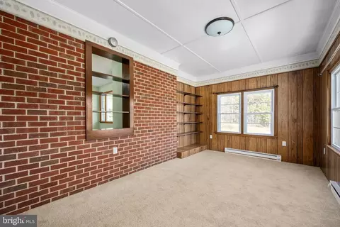 2038 Orange Rd, Pratts, VA 22731 photo 9