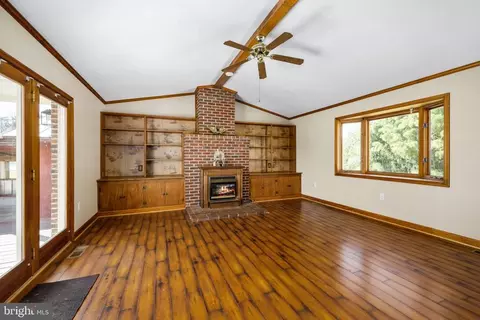 2038 Orange Rd, Pratts, VA 22731 photo 7