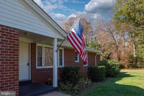 2038 Orange Rd, Pratts, VA 22731 photo 3