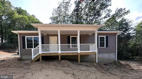 1219 Arrington Mountain Rd, Haywood, VA 22722
