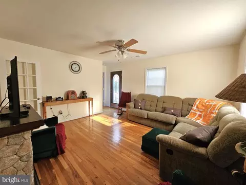 1935 Champe Plain Rd, Etlan, VA 22719 photo 9