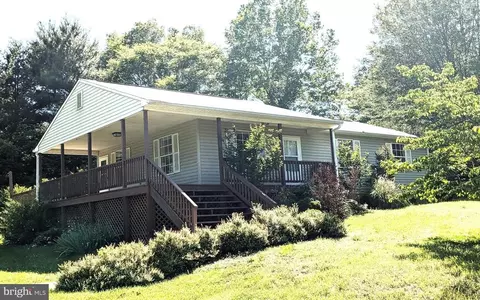 191 Dun Glory Dr, Rochelle, VA 22738