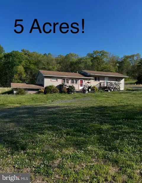 3721 W Hoover Rd, Haywood, VA 22722