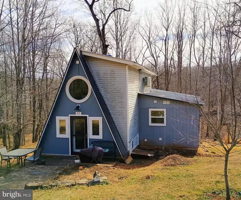 215 Moonlight River Rd, Culpeper, VA 22701