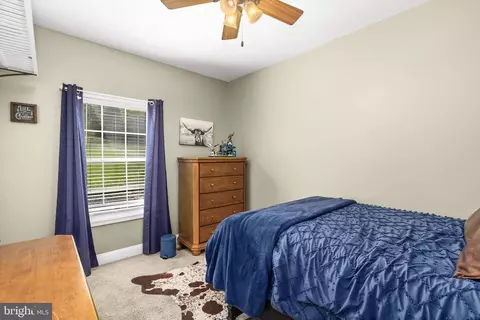 Bedroom - 3063 Etlan Rd, Etlan, VA 22719 photo 2 of 5