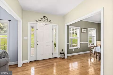 Entry Way - 3063 Etlan Rd, Etlan, VA 22719 photo 1 of 6