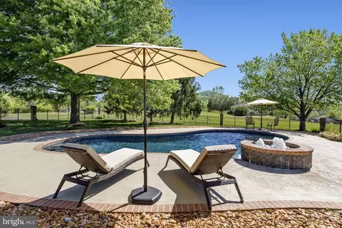 64 Rolling Green Ln, Brightwood, VA 22715