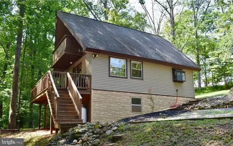 221 S Honeysuckle Ln S, Madison, VA 22727