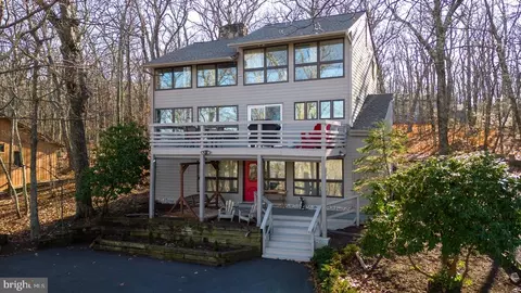 394 Blackrock Dr, Roseland, VA 22967