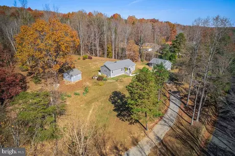 373 Cabell Rd, Wingina, VA 24599