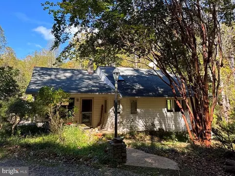 25 Falling Springs Dr, Afton, VA 22920