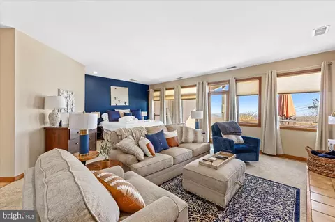 905 Diamond Hl, Roseland, VA 22967