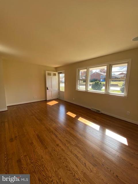 197 Marshall St, Orange, VA 22960 photo 3