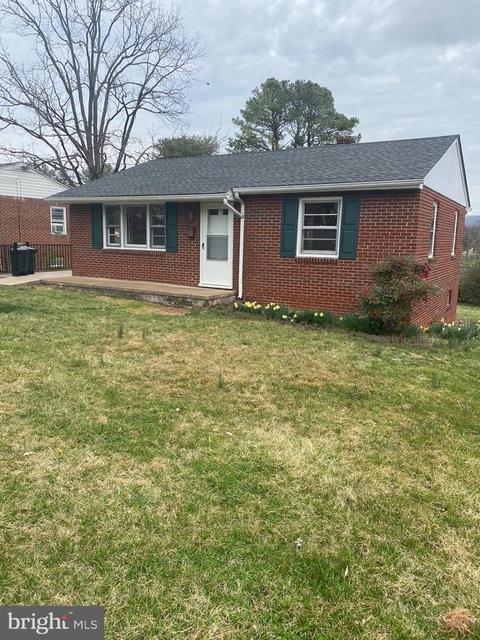 197 Marshall St, Orange, VA 22960 photo 2