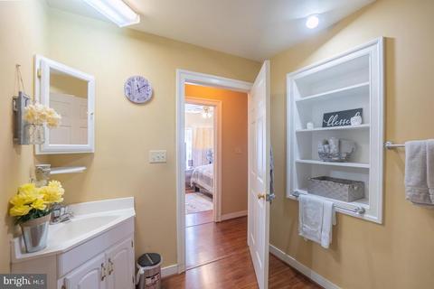 172 Byrd St, Orange, VA 22960 photo 28