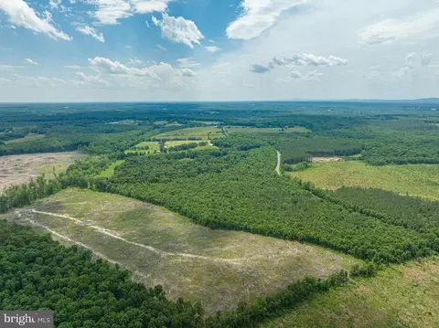 6305 Gov Almond Rd, Locust Grove, VA 22508
