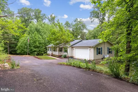 26401 Mountain View Dr, Rhoadesville, VA 22542 photo 2
