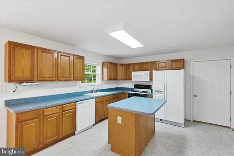 26401 Mountain View Dr, Rhoadesville, VA 22542 photo 9