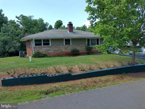 347 Berry St, Orange, VA 22960 photo 3
