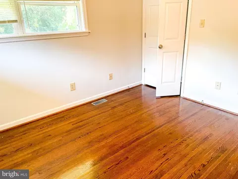 347 Berry St, Orange, VA 22960 photo 18