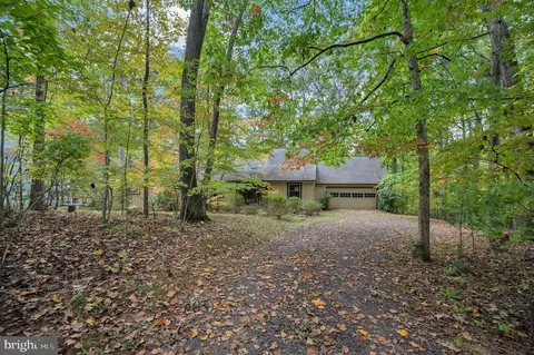 131 Larkspur Ln, Locust Grove, VA 22508
