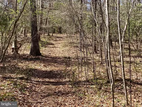Indian Trace Trl, Locust Grove, VA 22508