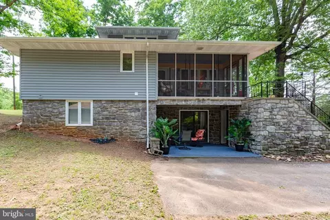 3406 Lakeview Pkwy, Locust Grove, VA 22508