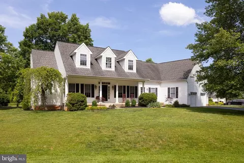 1532 Morris Pond Dr, Locust Grove, VA 22508