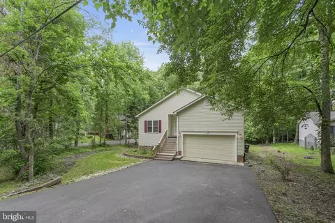 820 Eastover Pkwy, Locust Grove, VA 22508