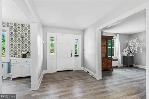 416 E Main St E, Orange, VA 22960 photo 3