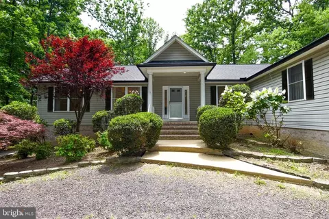 102 Quicksilver Ct, Locust Grove, VA 22508