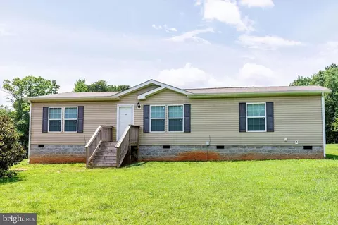 4058 Blueberry Ln, Burr Hill, VA 22433