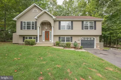 3712 Lakeview Pkwy, Locust Grove, VA 22508