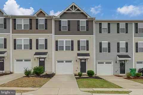 35203 Sara Ct, Locust Grove, VA 22508