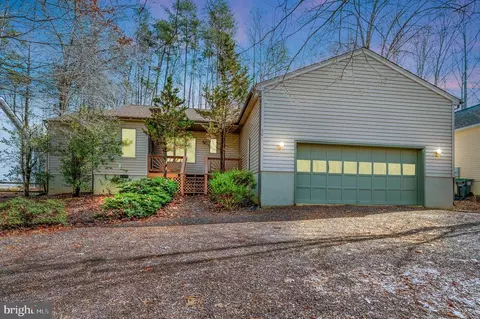 605 Harrison Cir, Locust Grove, VA 22508
