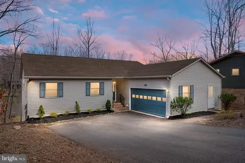1216 Eastover Pkwy, Locust Grove, VA 22508