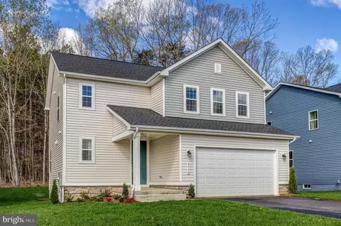 2840 White Tail Dr, Locust Grove, VA 22508