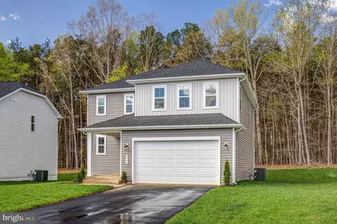 2844 White Tail Dr, Locust Grove, VA 22508