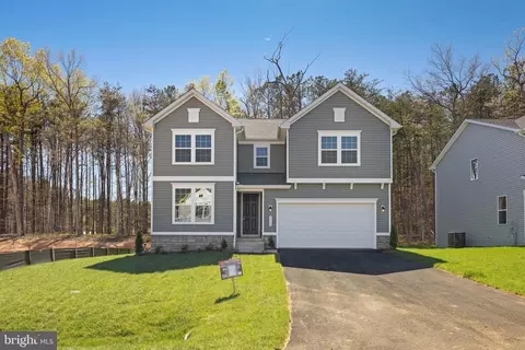 2860 White Tail Dr, Locust Grove, VA 22508