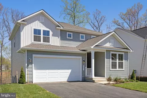 2857 White Tail Dr, Locust Grove, VA 22508