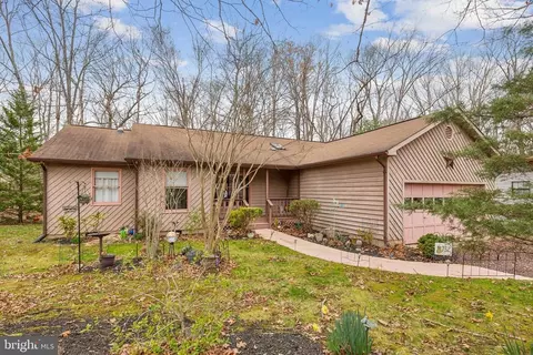 732 Lakeview Pkwy, Locust Grove, VA 22508
