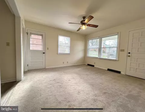 282 Berry St, Orange, VA 22960 photo 4