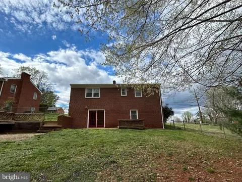 282 Berry St, Orange, VA 22960 photo 3