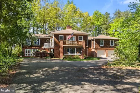 205 Riverdale Ln, Locust Grove, VA 22508