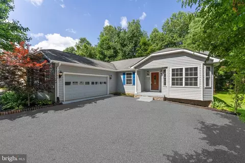 4513 Lakeview Pkwy, Locust Grove, VA 22508